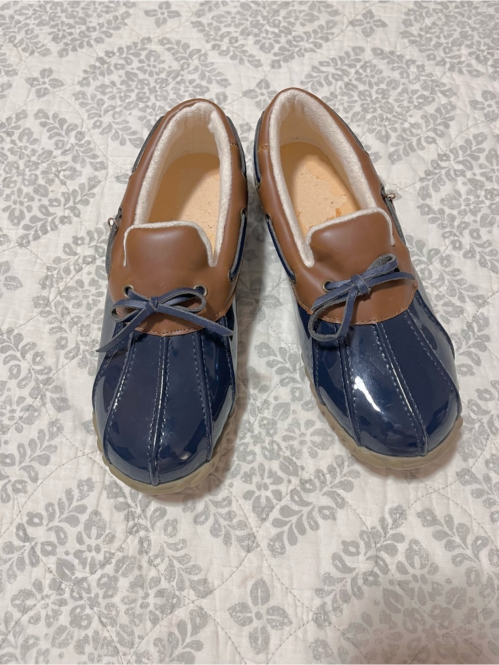 7M Sporto Women’s Navy and Brown Duck Shoes